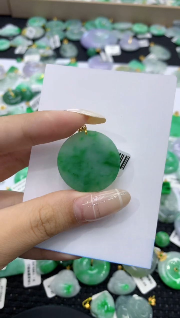 颈饰18K金镶嵌翡翠天然缅甸翡翠A货