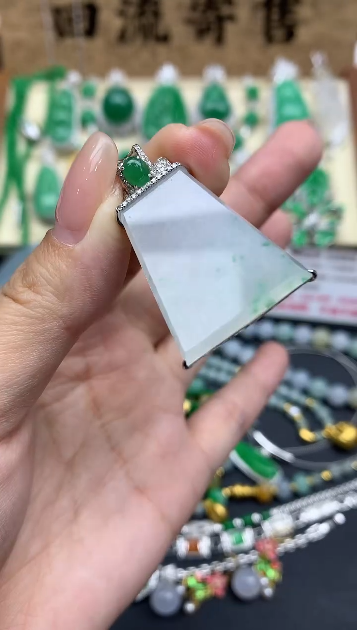 【闪购商品】翡翠颈饰18K金镶嵌328-中国好珍宝