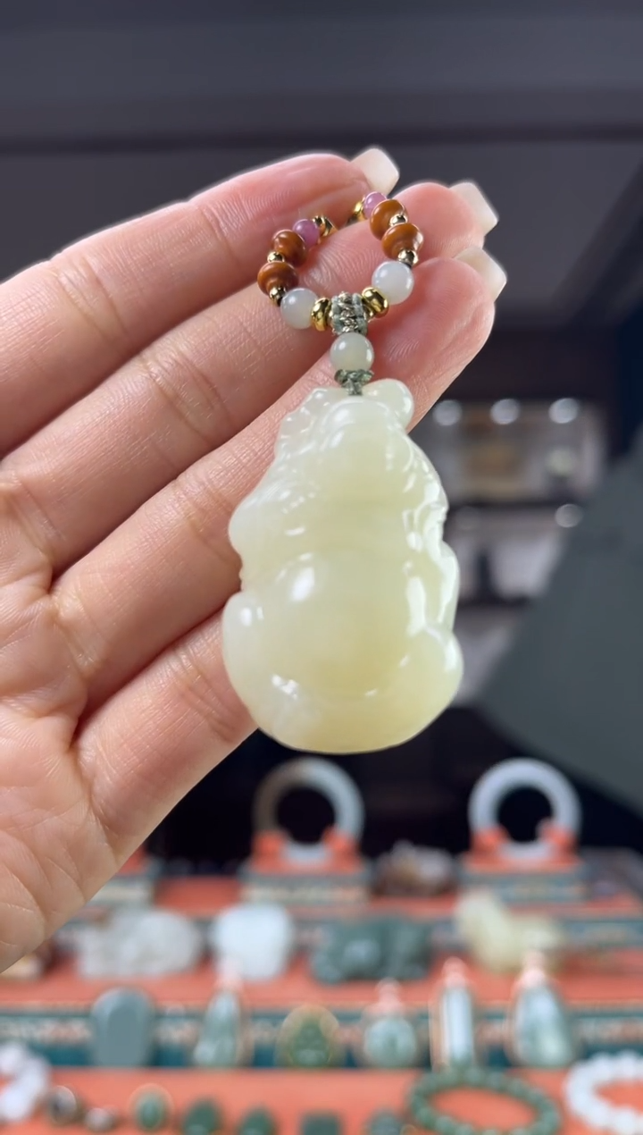 颈饰未镶嵌和田玉佩佩