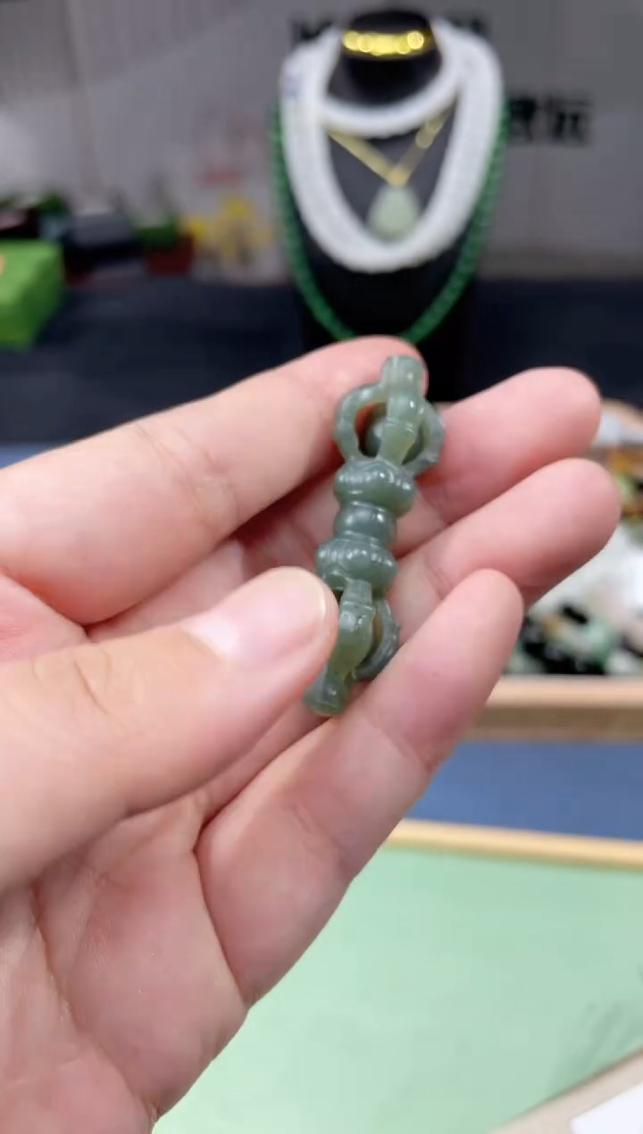 吊坠(不含链)未镶嵌和田玉降魔杵