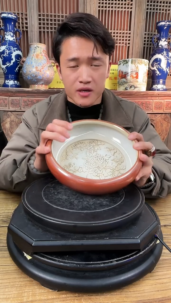 【闪购商品】摆件陶瓷 摆件 雕刻菊花 水洗