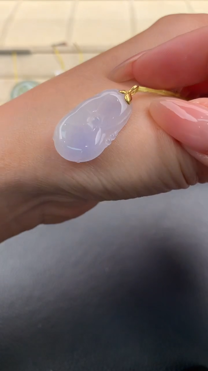 翡翠18K金镶嵌颈饰Q64        