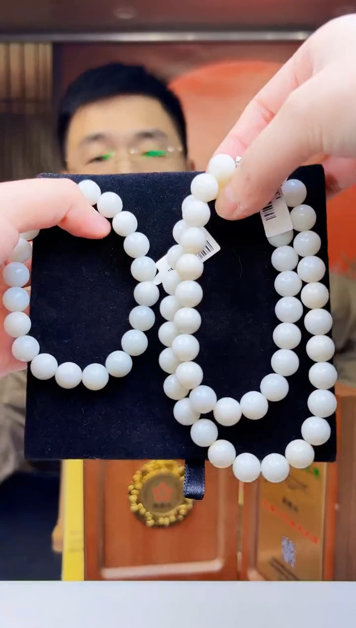 定制和田玉玉雕臻品馆天然和田玉（拍一发一）