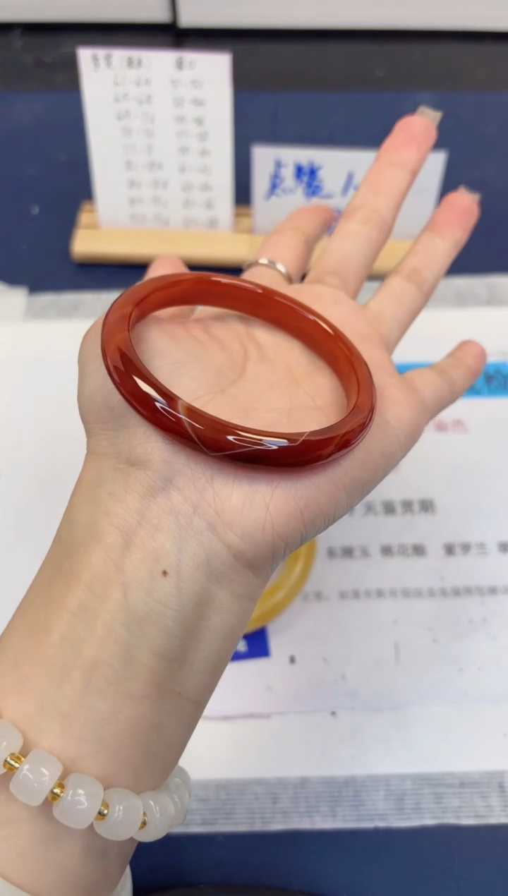 【闪购商品】石英质玉手镯未镶嵌430-玛瑙-圈口59