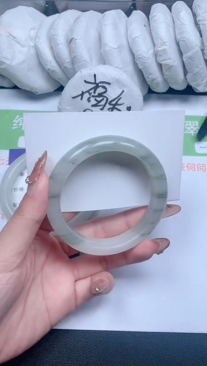 【闪购商品】石英质玉手镯未镶嵌22-57-1