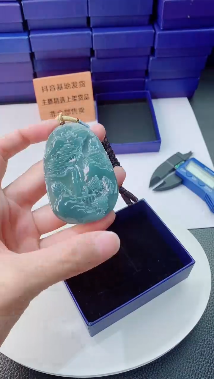 翡翠未镶嵌颈饰1111111111