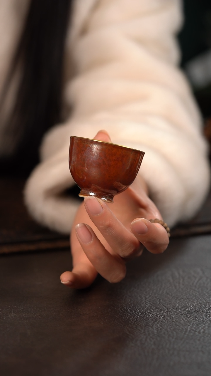 【闪购商品】杯聚澜堂红金花釉小直口杯