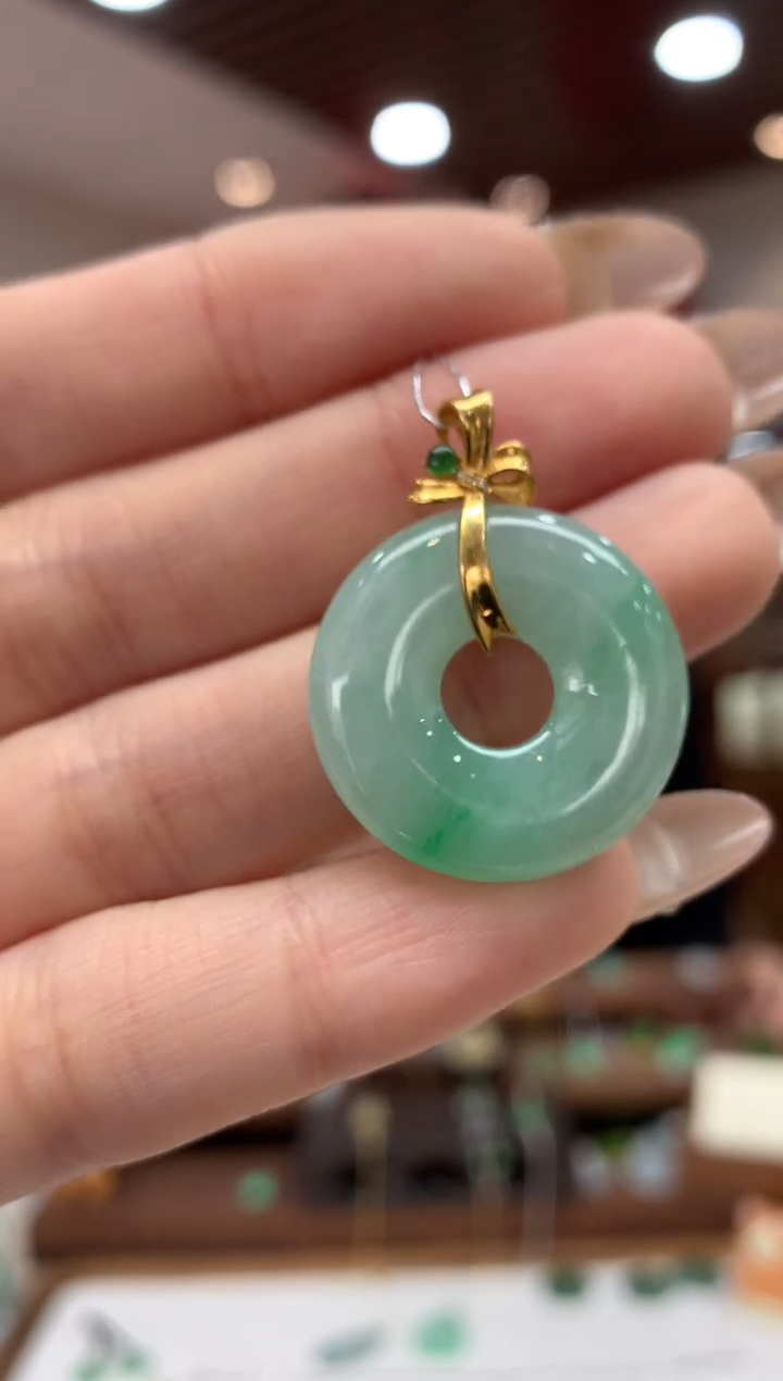 【闪购商品】翡翠吊坠(不含链)18K金镶嵌甜甜圈