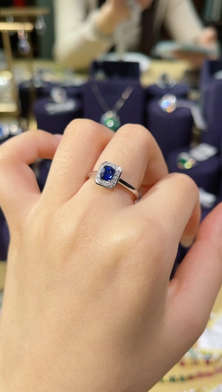 【闪购商品】蓝宝石戒指18K金镶嵌蓝宝石戒指