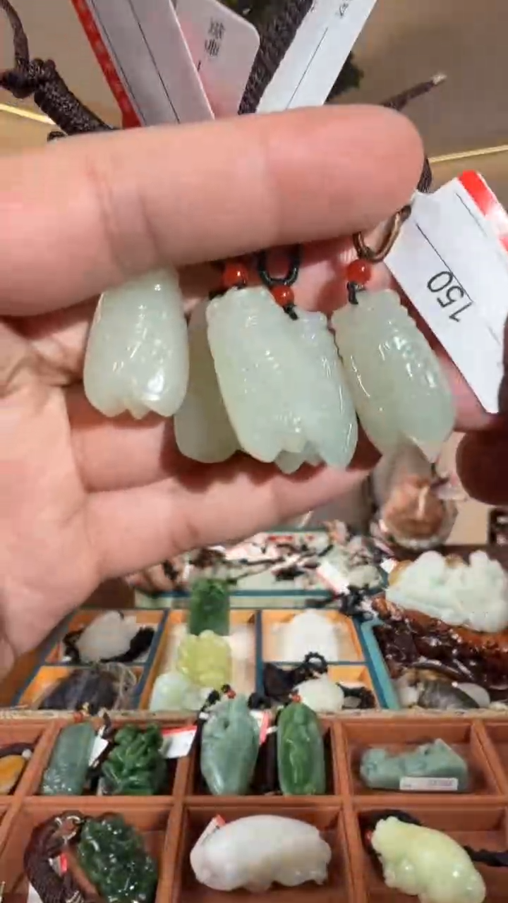 颈饰未镶嵌和田玉多样性发货其中一件