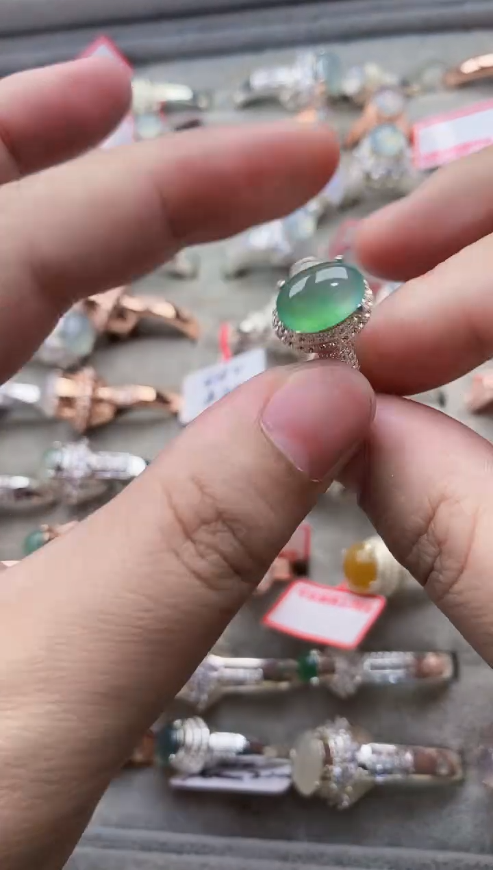 翡翠未镶嵌戒指1616--38