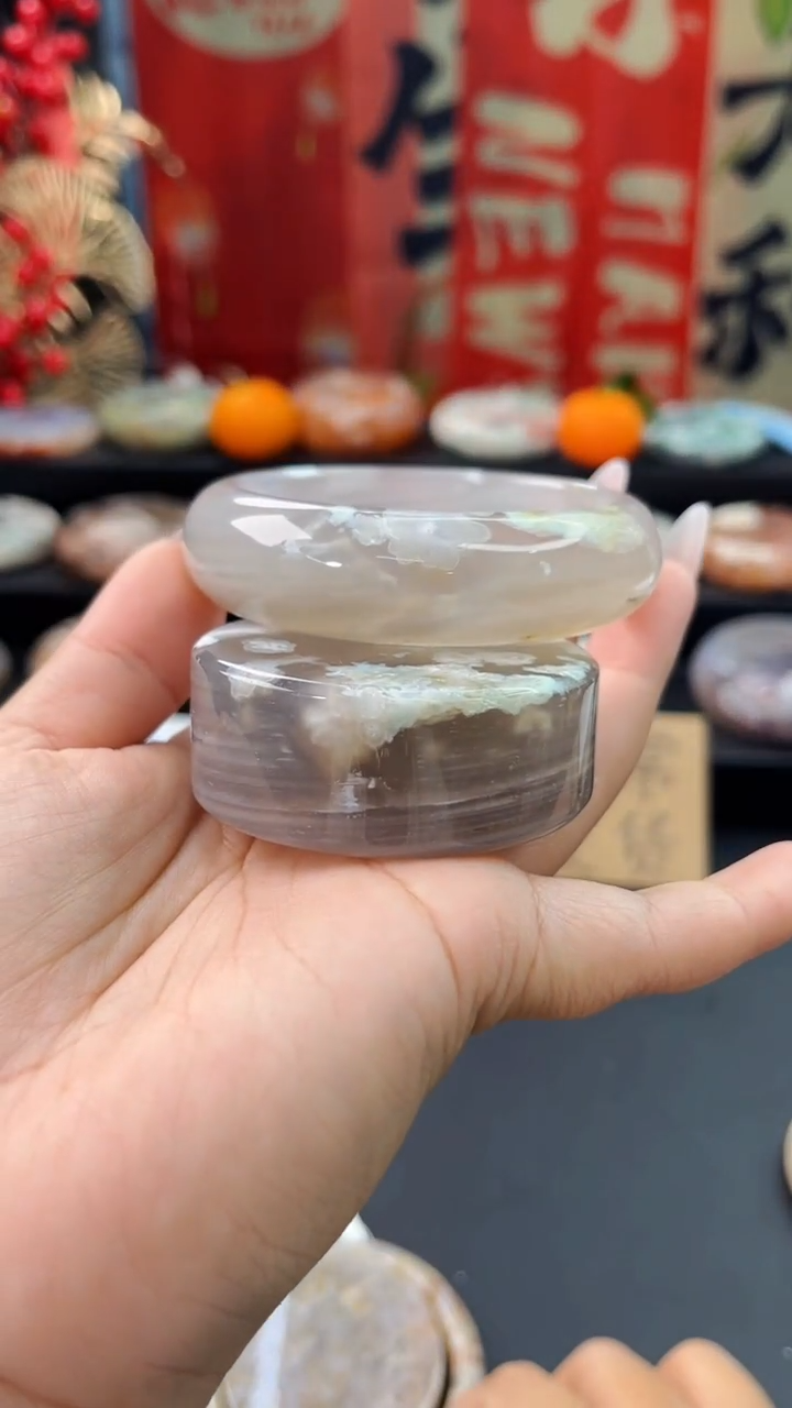 【闪购商品】石英质玉手镯未镶嵌赠送镯心（57圈口）无证书