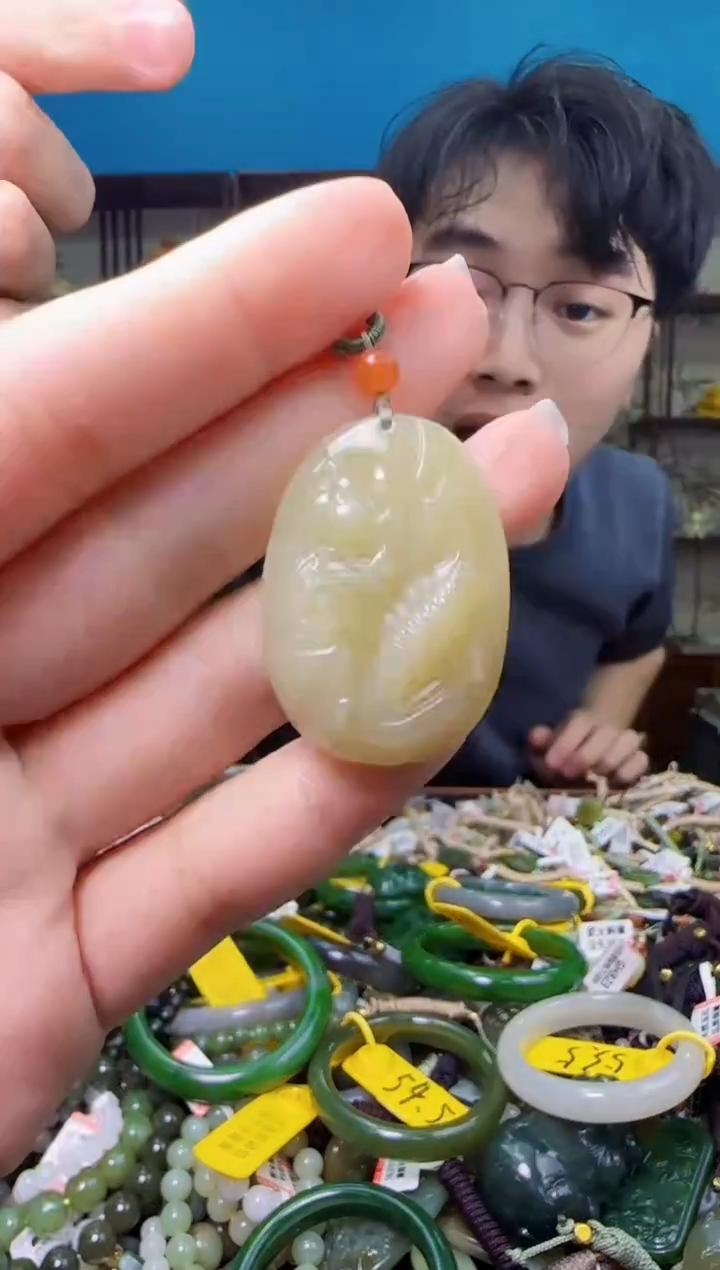 颈饰未镶嵌和田玉1