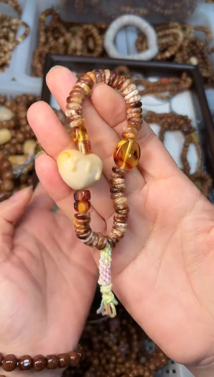 手串星月菩提卡8mm泥鳅背 火烧云 设计款 小手持