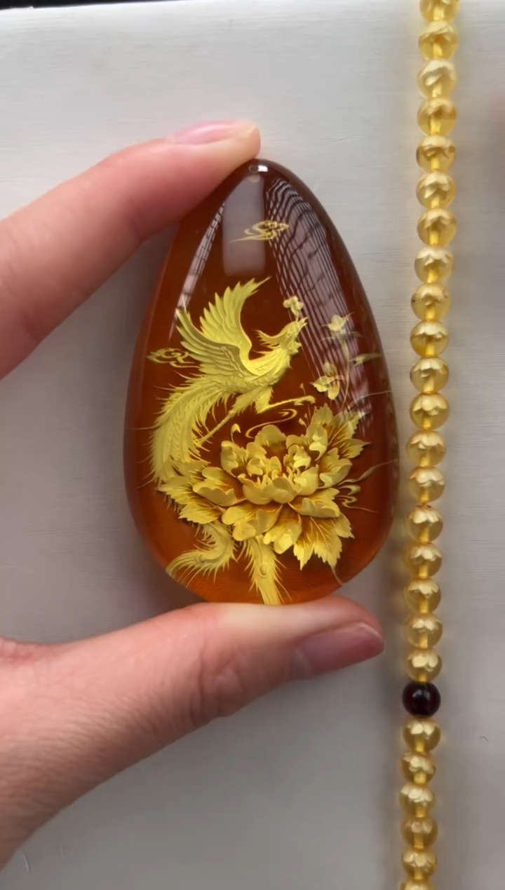 琥珀颈饰未镶嵌凤凰