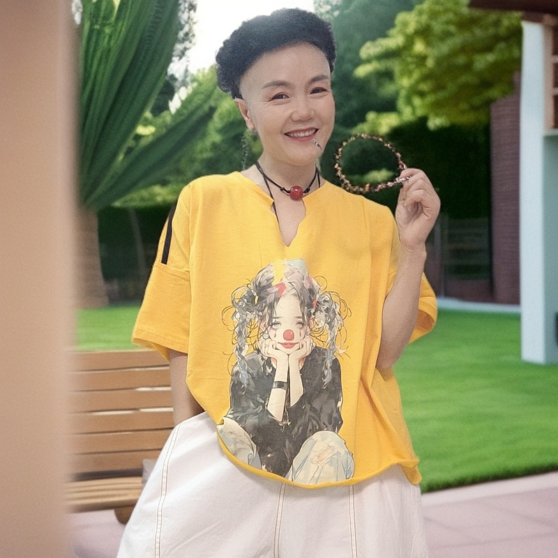 夏款个性美女图V领短T恤