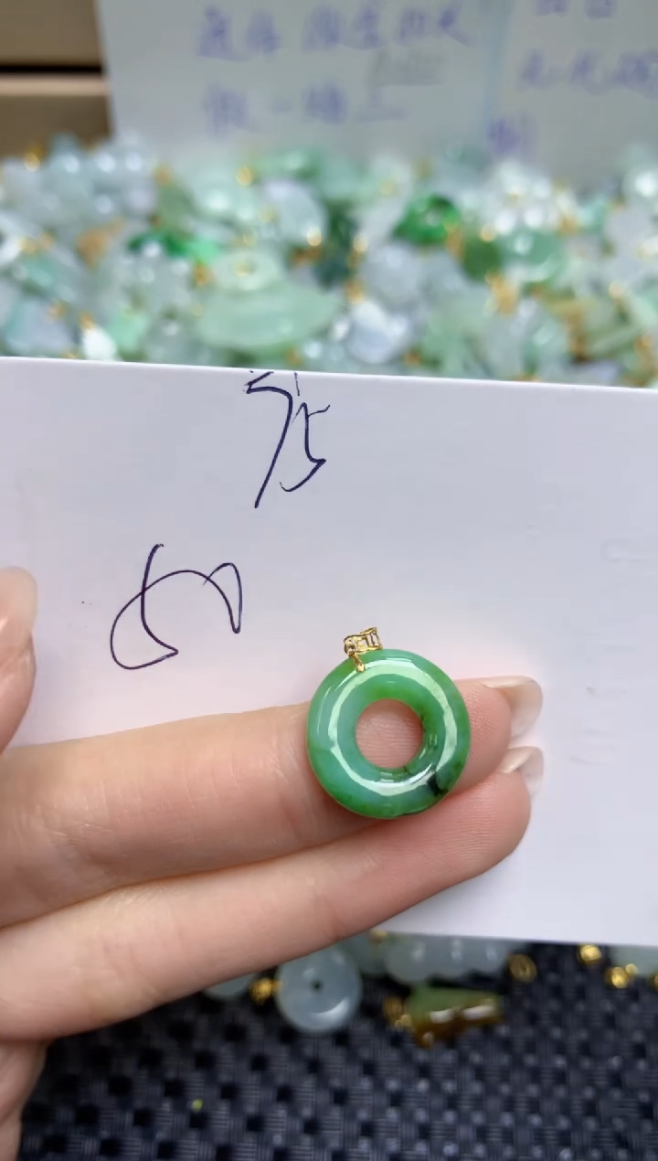 【闪购商品】翡翠颈饰18K金镶嵌天然缅甸A货翡翠