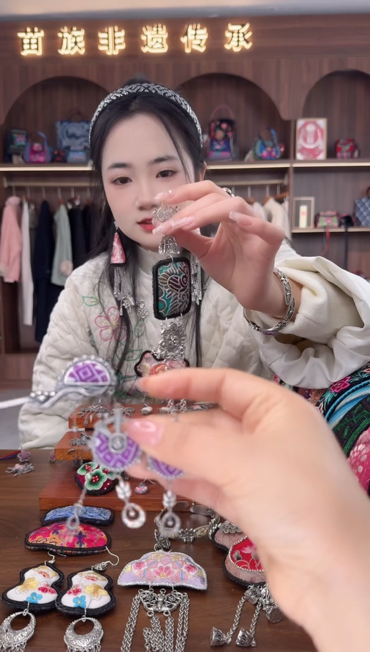 刺绣扶光苗绣传承11