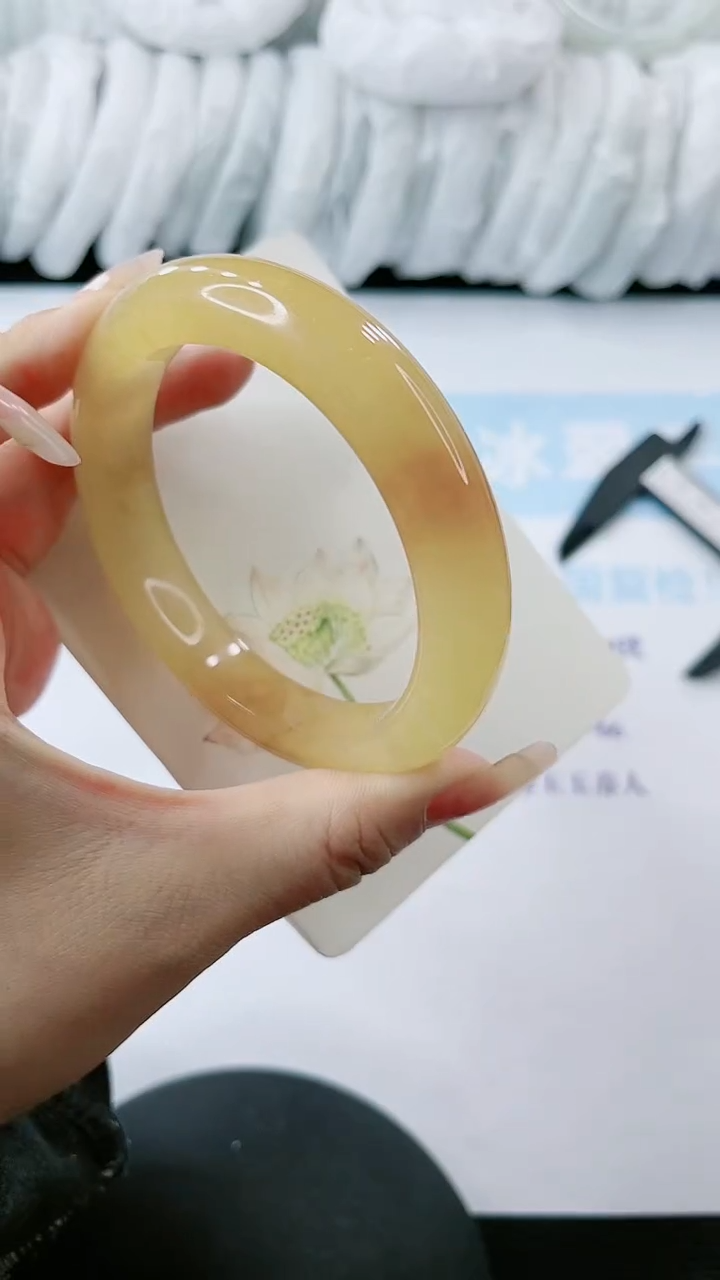 【闪购商品】石英质玉手镯未镶嵌多样性发货S68-62