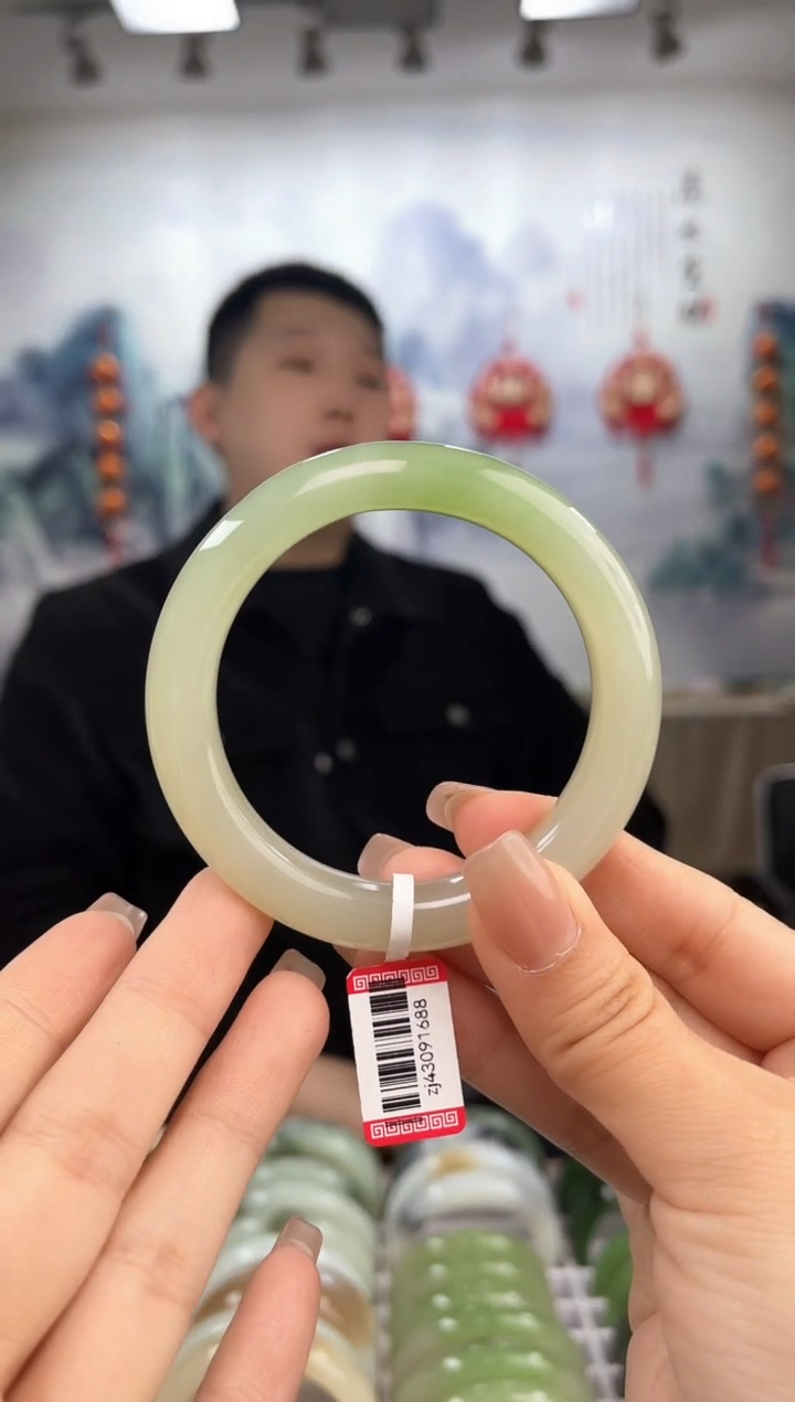 【闪购商品】和田玉手镯未镶嵌54-55圈口1688