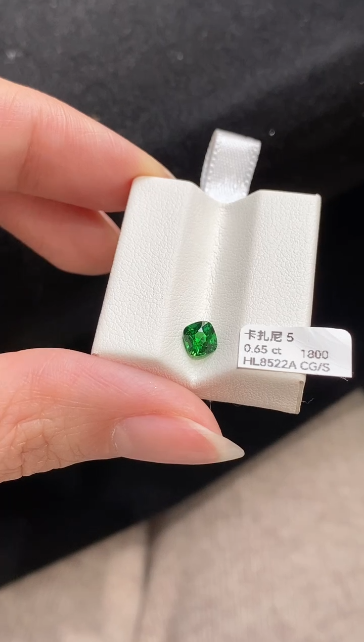 未镶嵌裸石石榴石（沙弗莱）0.65CT HL8522A CG/S