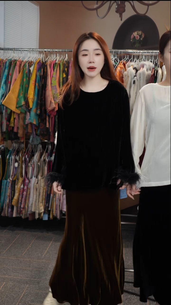 黑色驼鸟毛上衣            