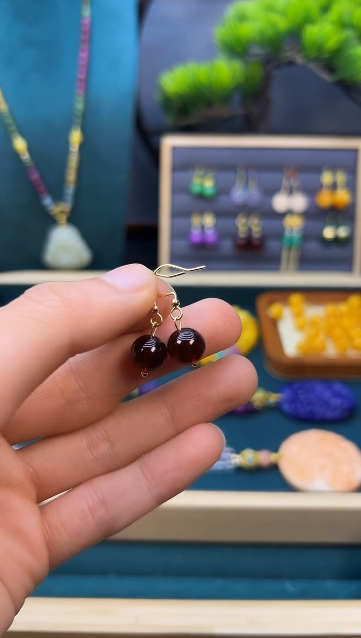 【闪购商品】血珀耳饰14K金镶嵌E29     