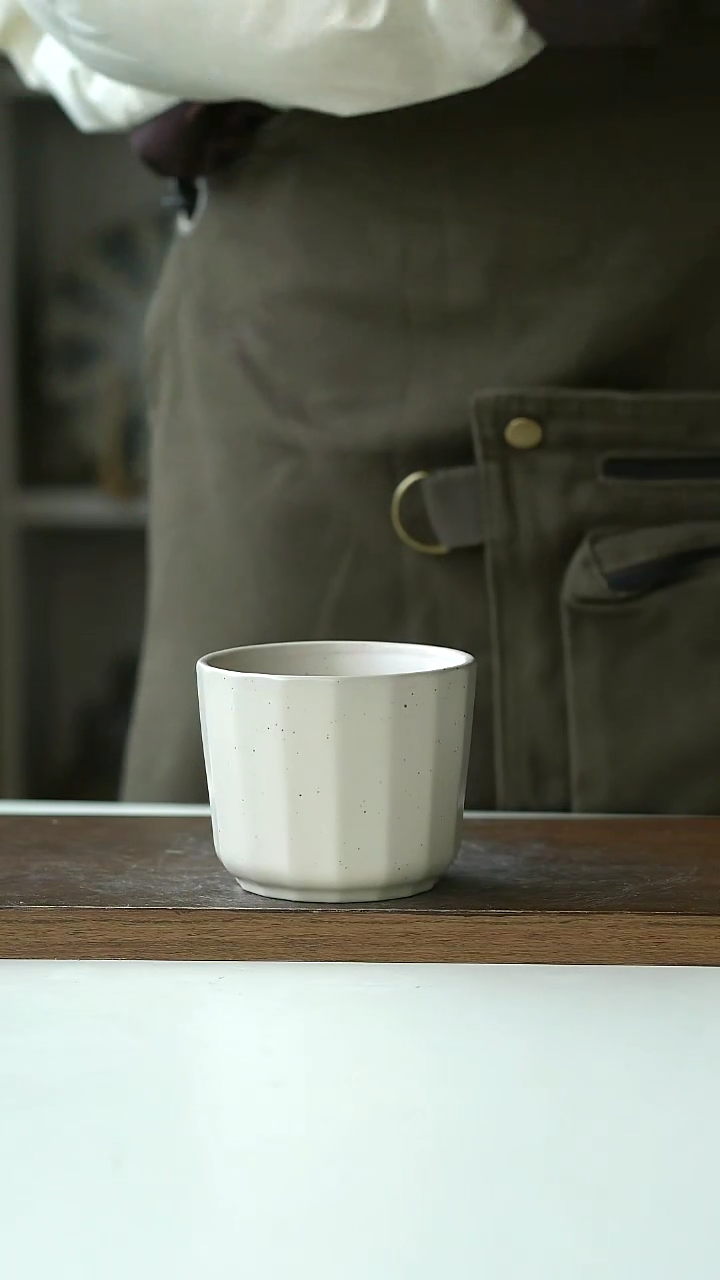 【闪购商品】陶瓷灰色手握杯200毫升@4-2@