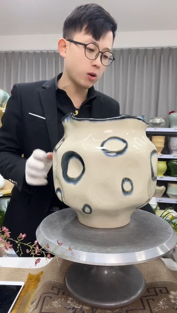 【1.3】花盆尺寸 高： 25 口：17