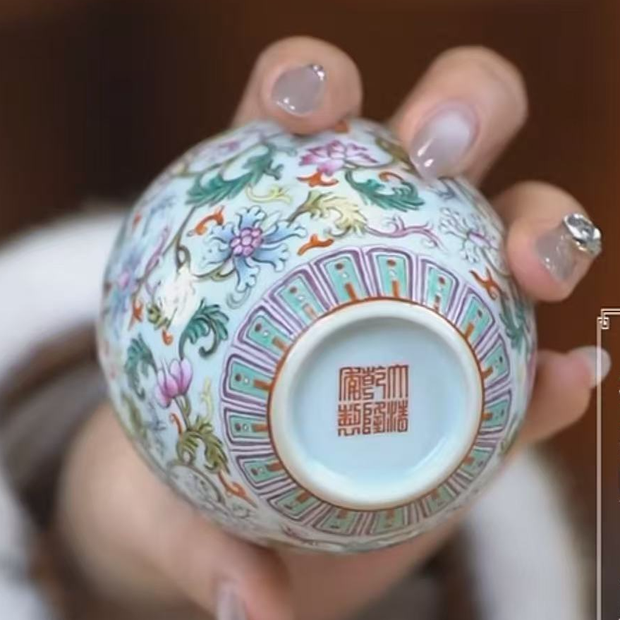 国呈拍卖古董瓷器