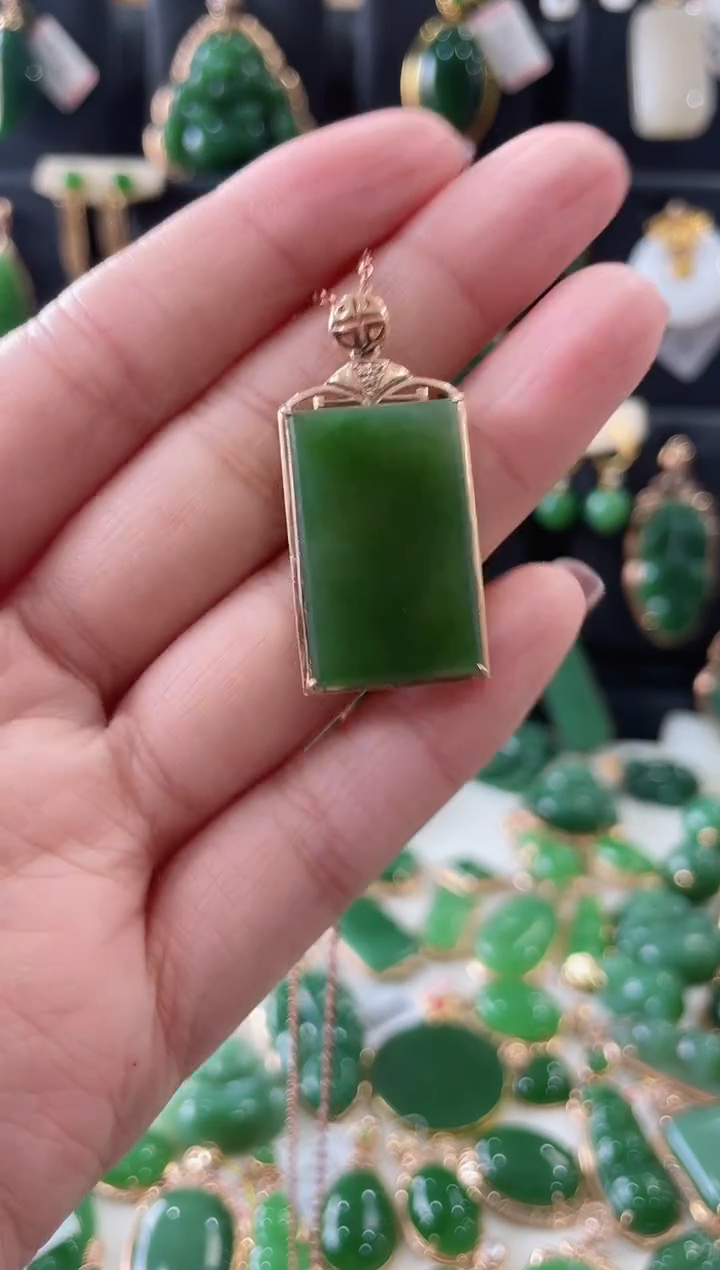 【闪购商品】和田玉（碧玉）颈饰18K金镶嵌无事牌