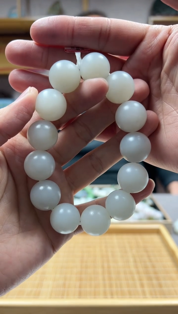 【闪购商品】和田玉手链未镶嵌18山流水