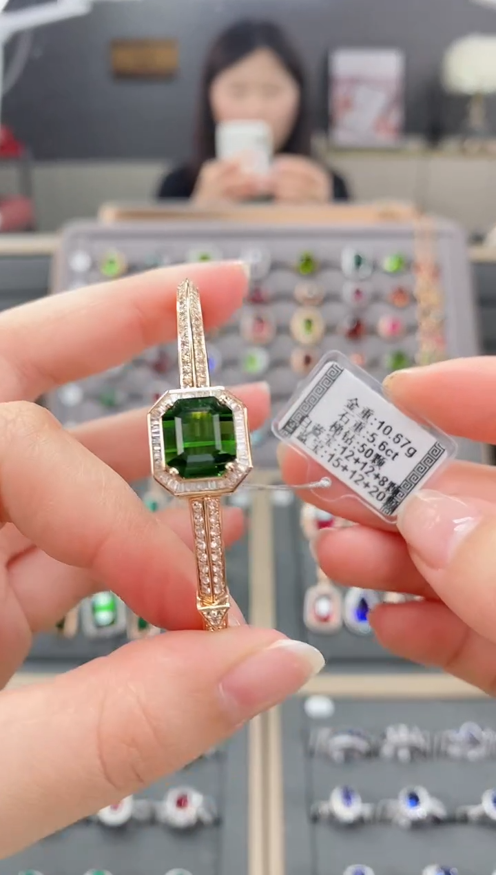 【闪购商品】碧玺手镯18K金镶嵌5.6   