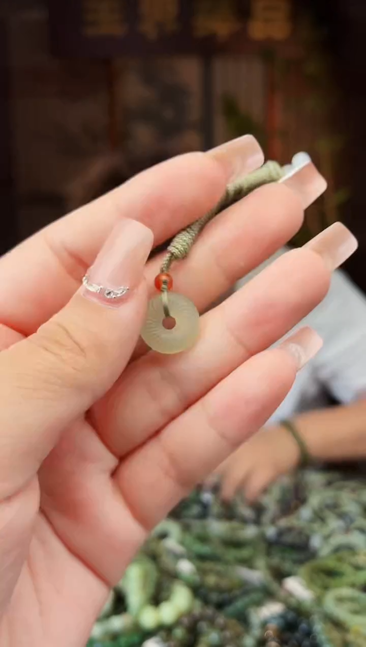 和田玉未镶嵌颈饰拍一发一