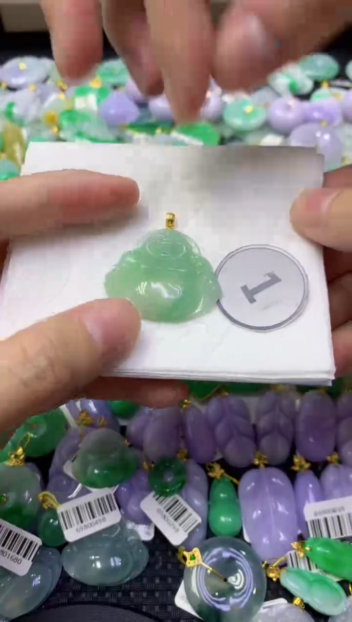 颈饰未镶嵌翡翠天然缅甸翡翠A货