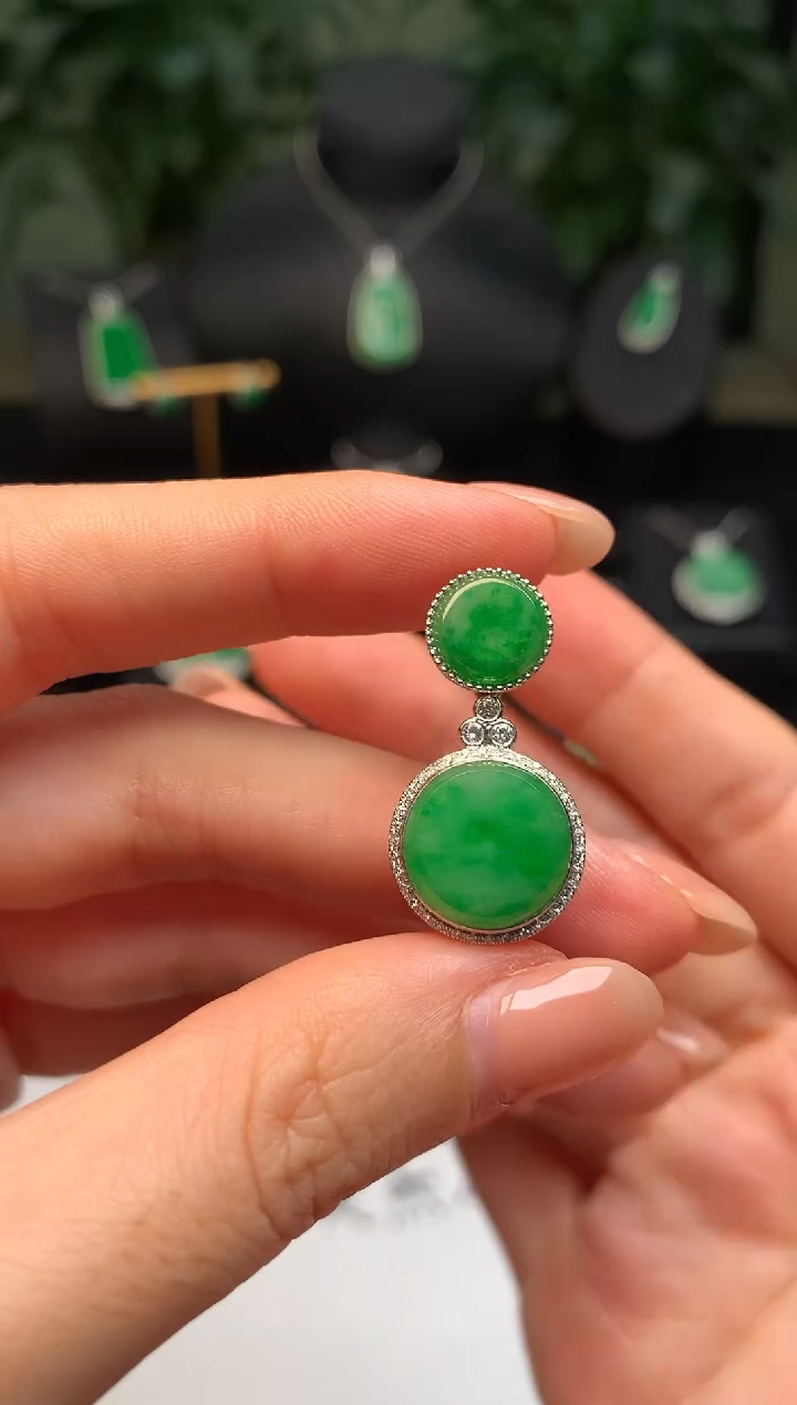 颈饰未镶嵌翡翠圆牌