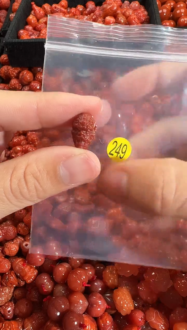 颈饰未镶嵌南红玛瑙1
