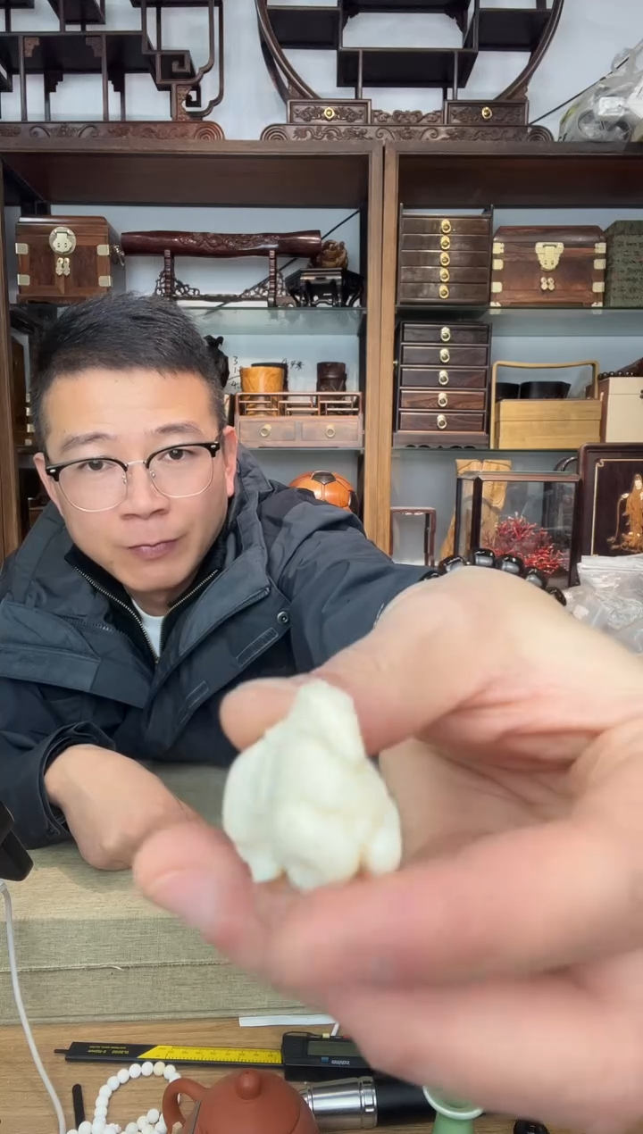 乌木类书架在****烧459猛犸高品唐马小摆件11克+