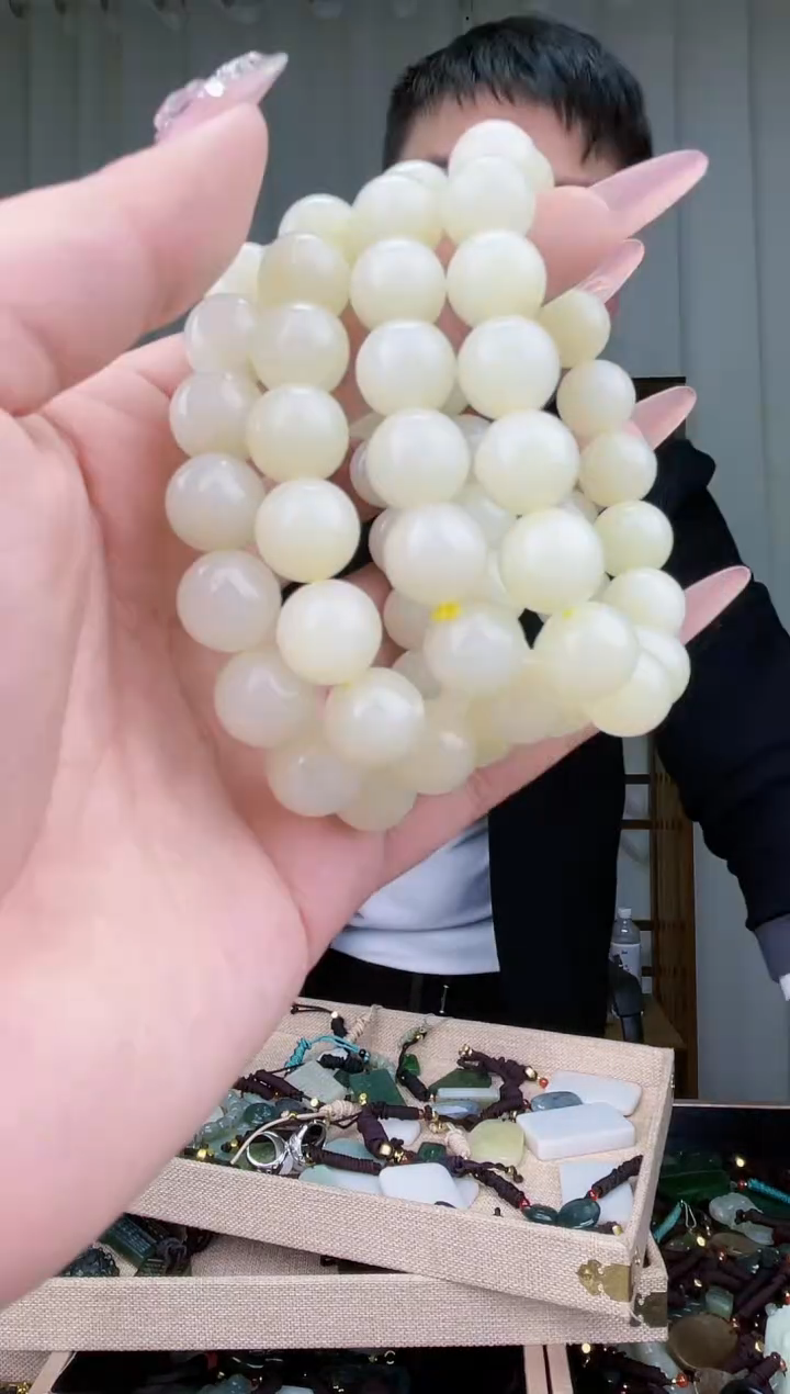 【闪购商品】和田玉挂件未镶嵌拍一发一，多样性发货！