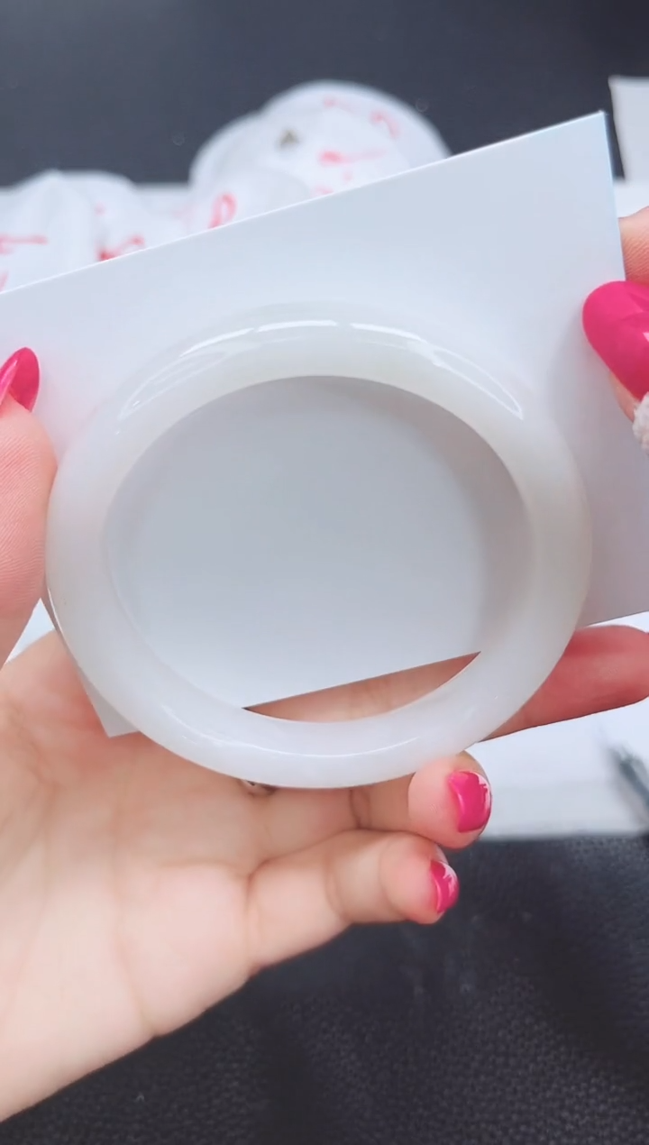 未镶嵌手镯石英质玉39-58.8