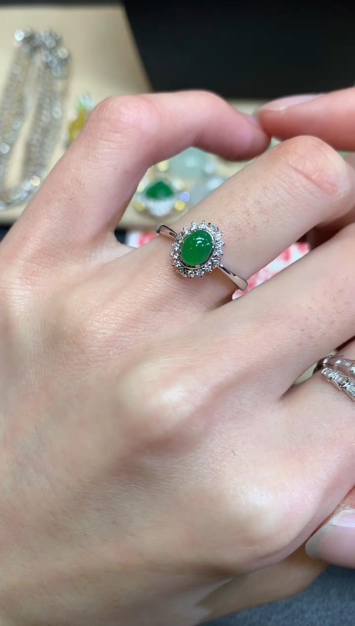 【闪购商品】翡翠戒指18K金镶嵌蛋面【无服务费】