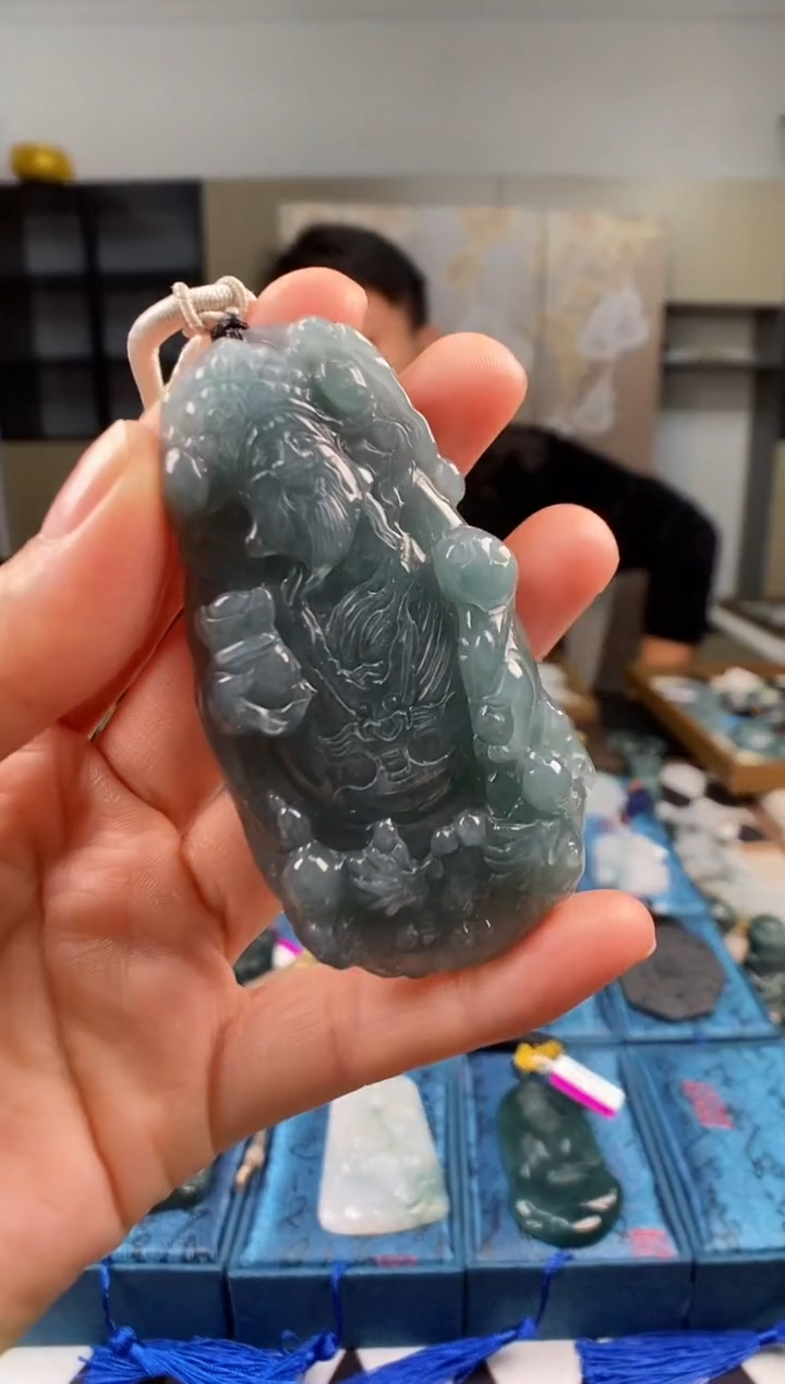 颈饰未镶嵌翡翠多样性发其一