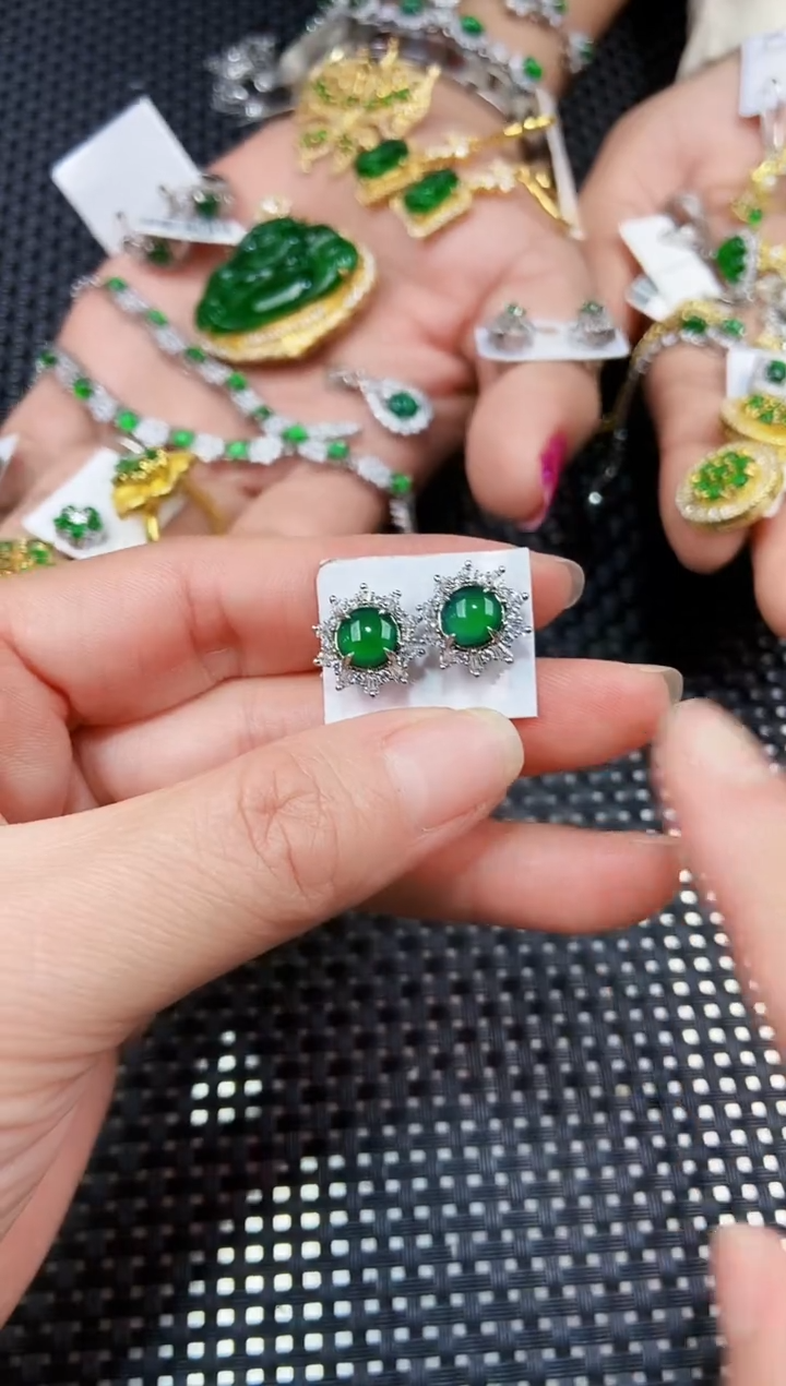 【闪购商品】翡翠耳饰未镶嵌111111111