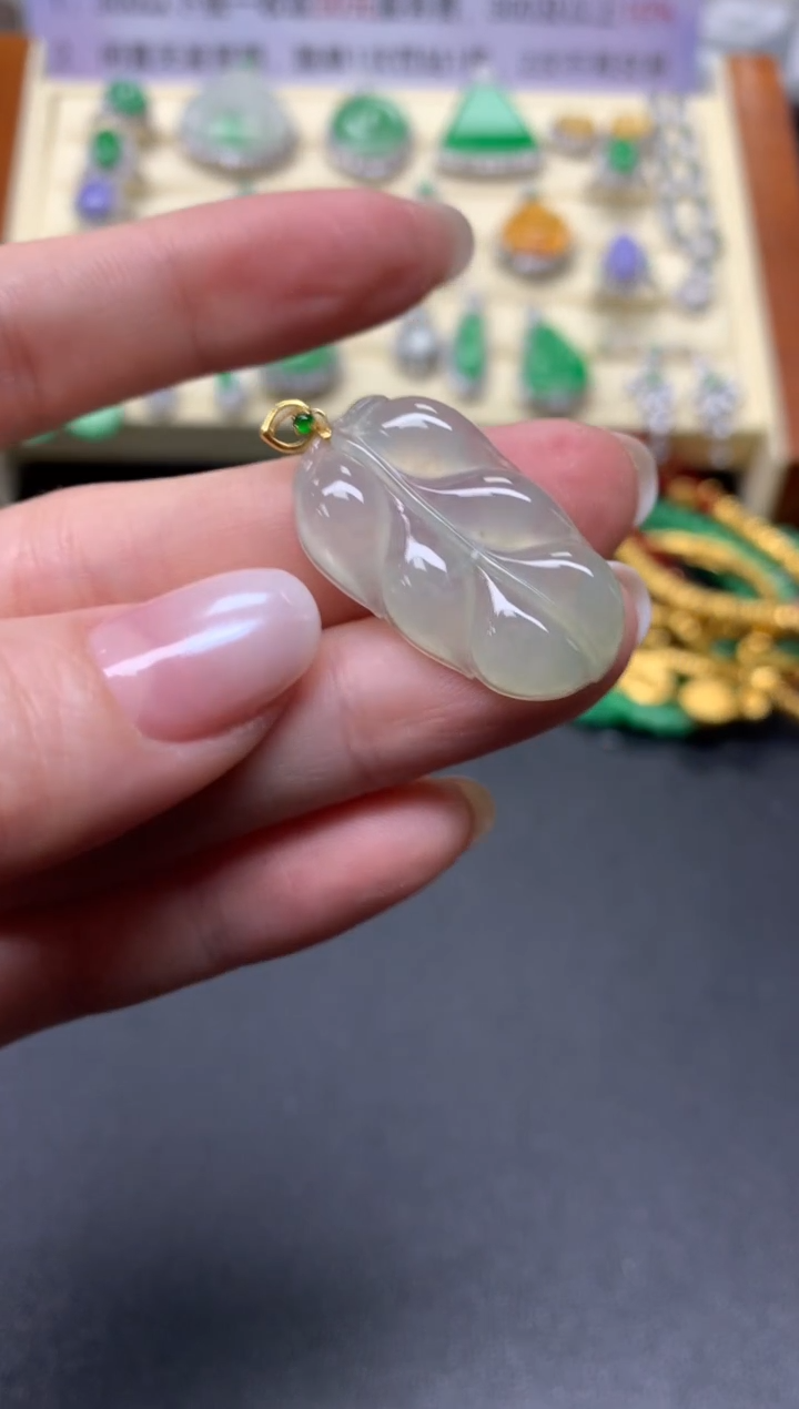 【闪购商品】翡翠吊坠(不含链)18K金镶嵌吊坠|150+30