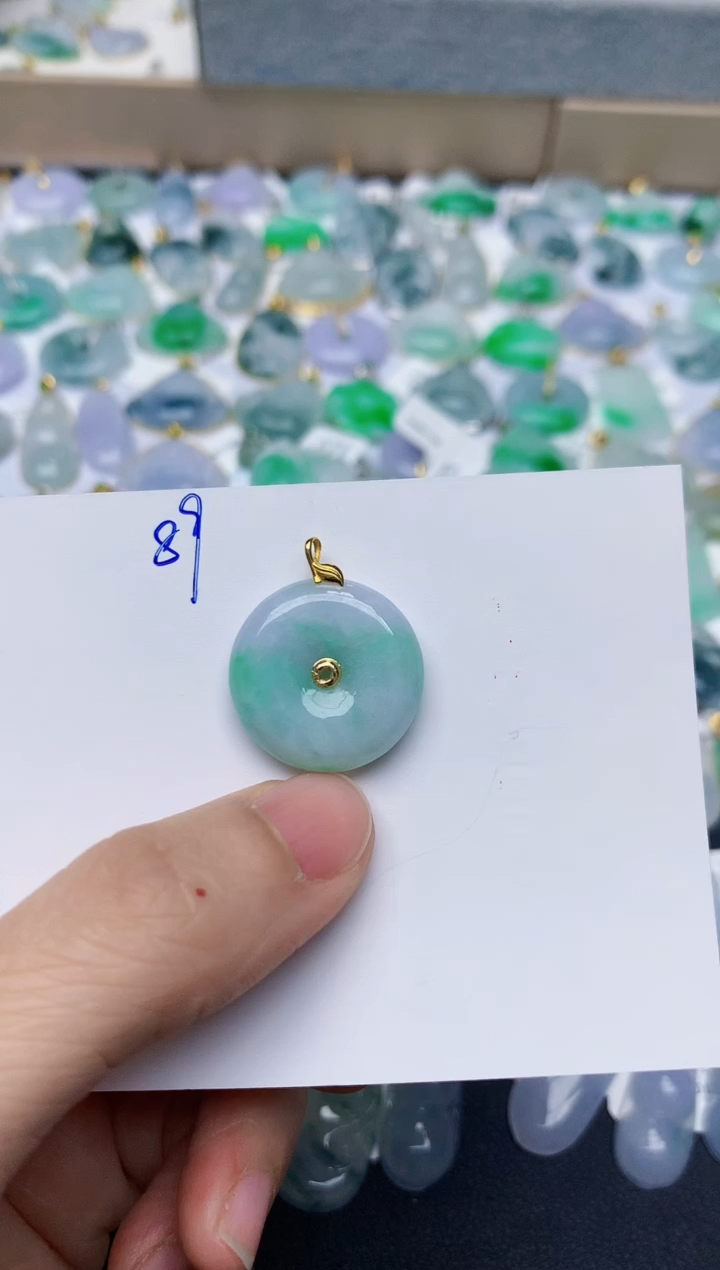 【闪购商品】翡翠颈饰18K金镶嵌天然翡翠A货    