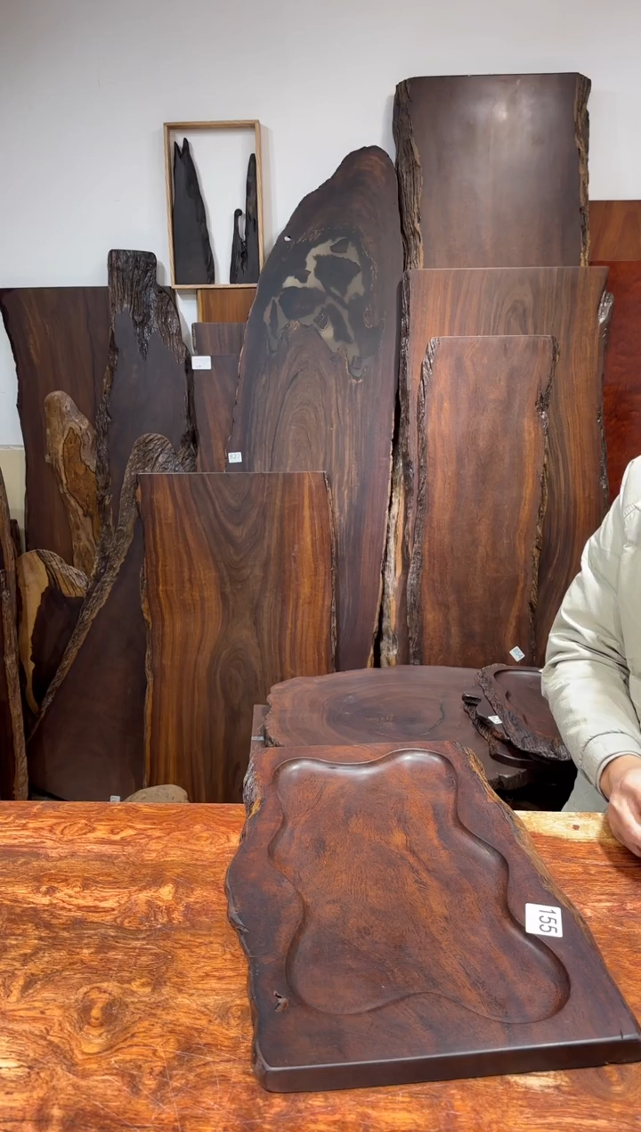 风车木（黑檀木）尺寸48*30*2.3编号155