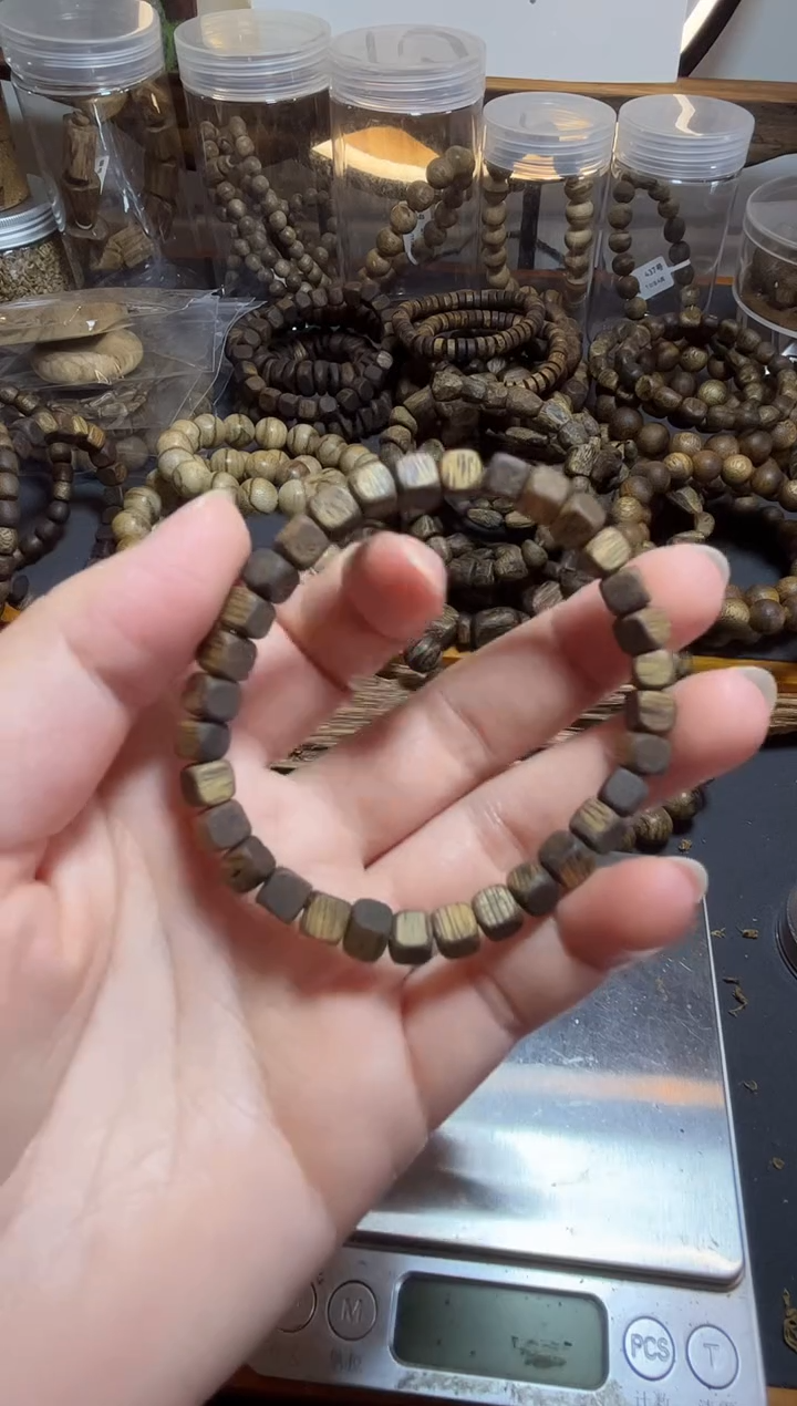 沉香沉香碎屑沉香方块一件拍