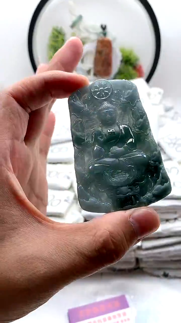 翡翠未镶嵌颈饰阿弥陀佛