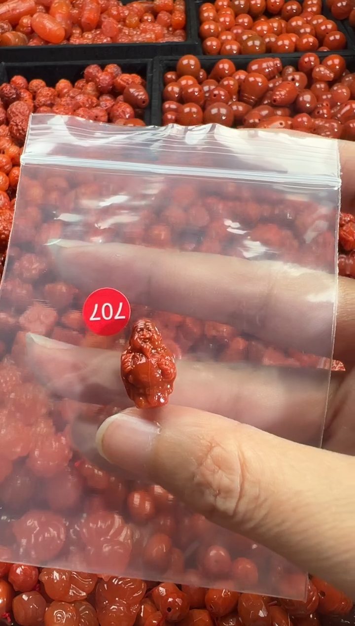 颈饰未镶嵌南红玛瑙1