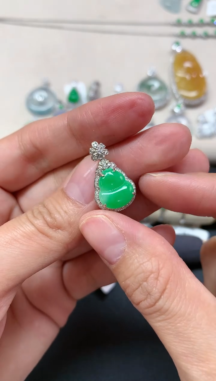 【闪购商品】翡翠吊坠(不含链)18K金镶嵌Q93|3980